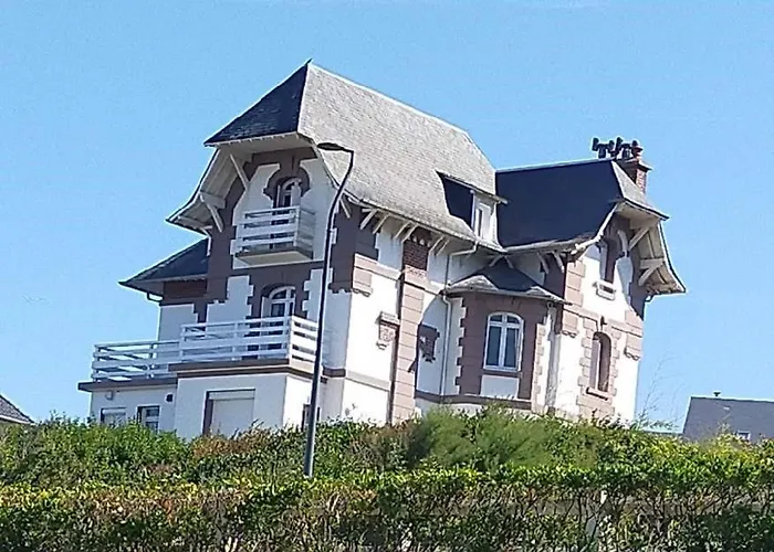 Mesnil Val Apartment